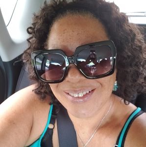 Meet your Posher, Sondra